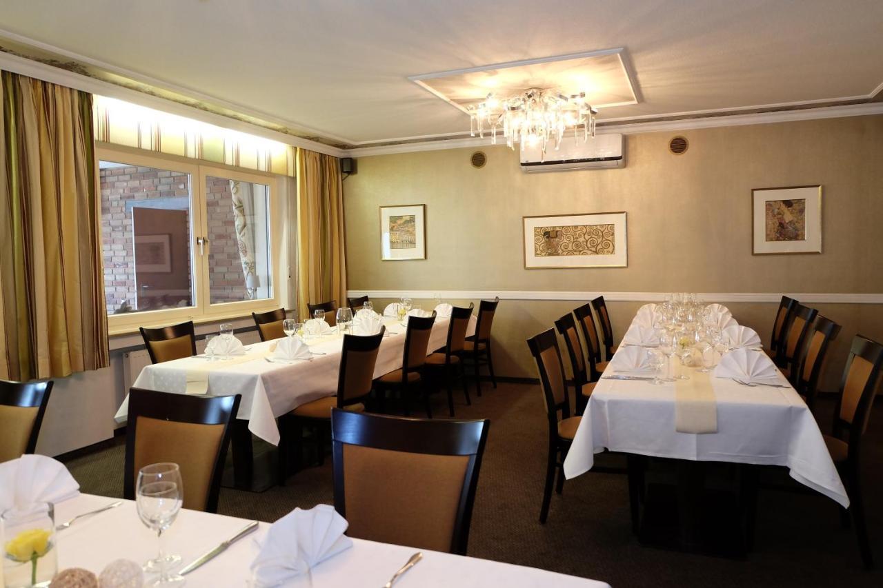 Mennicken 3* Würselen
